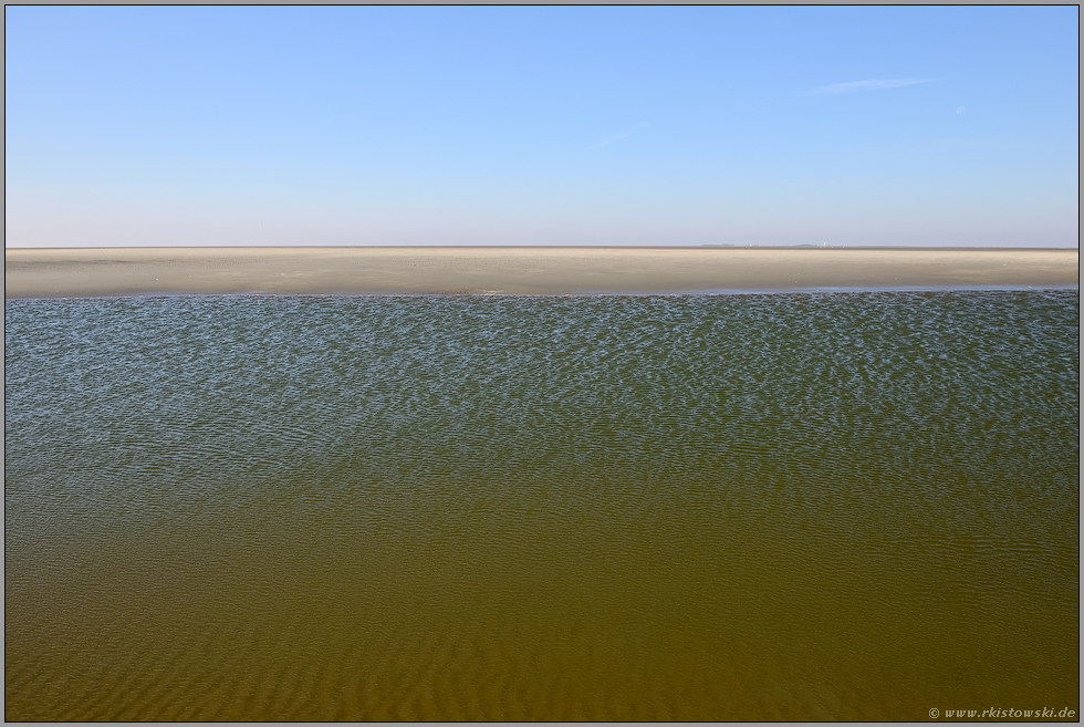 wie in der Karibik... Wattenmeer *Nordsee* vor Cuxhaven, blau-grünes Wasser, weißer Sand und blauer Himmel