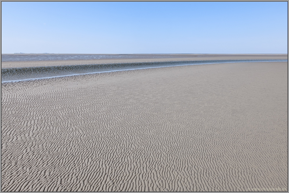 Rippelwatt... Cuxhaven *Nordsee* im Wattenmeer vor Neuwerk, intaktes Sandwatt mit deutlich sichtbaren Strömungsrillen